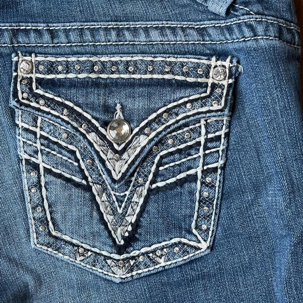 Vigoss medium wash capri pants. Size 20